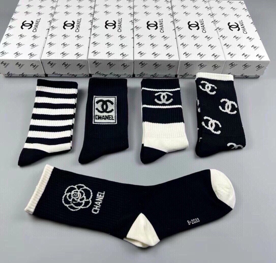 CHANEL 26S CREW SOCKS 410322 (1 BOX)