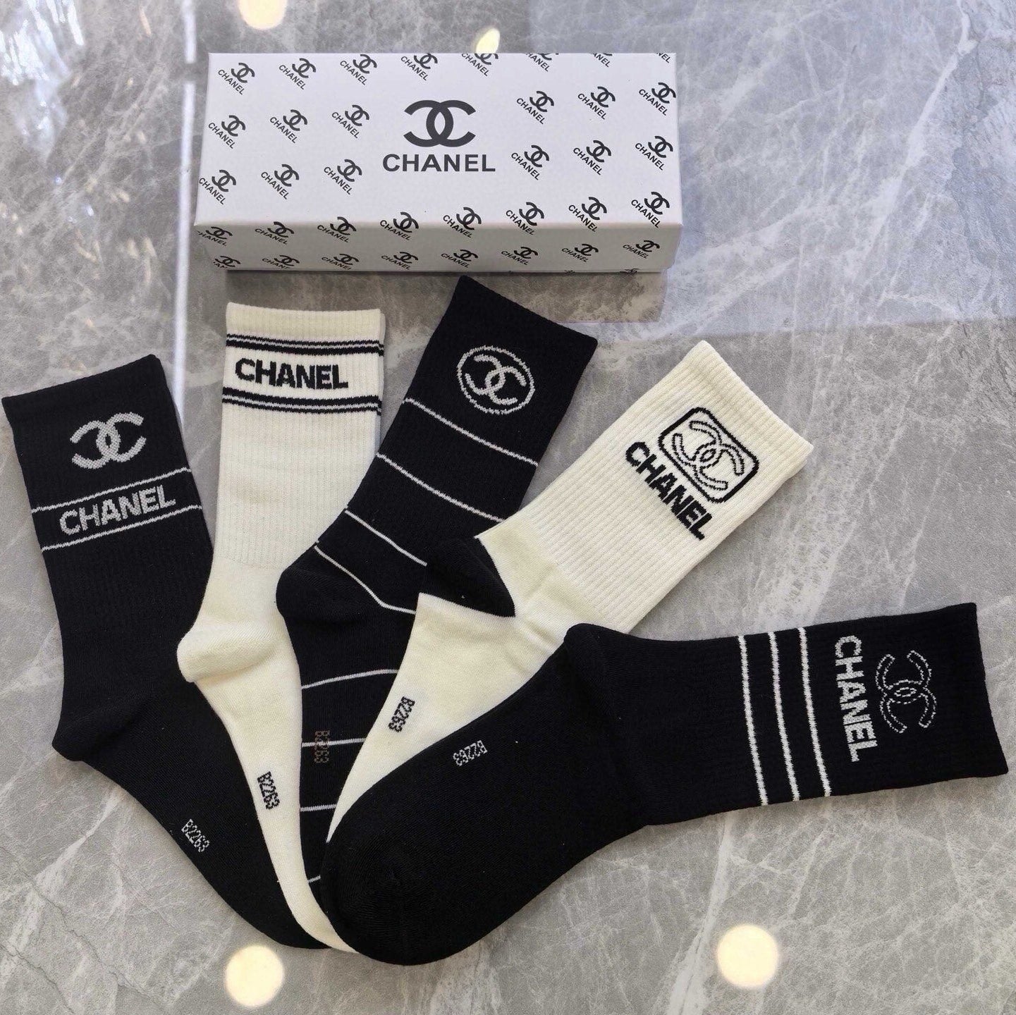 CHANEL 26S CREW SOCKS 410330 (1 BOX)