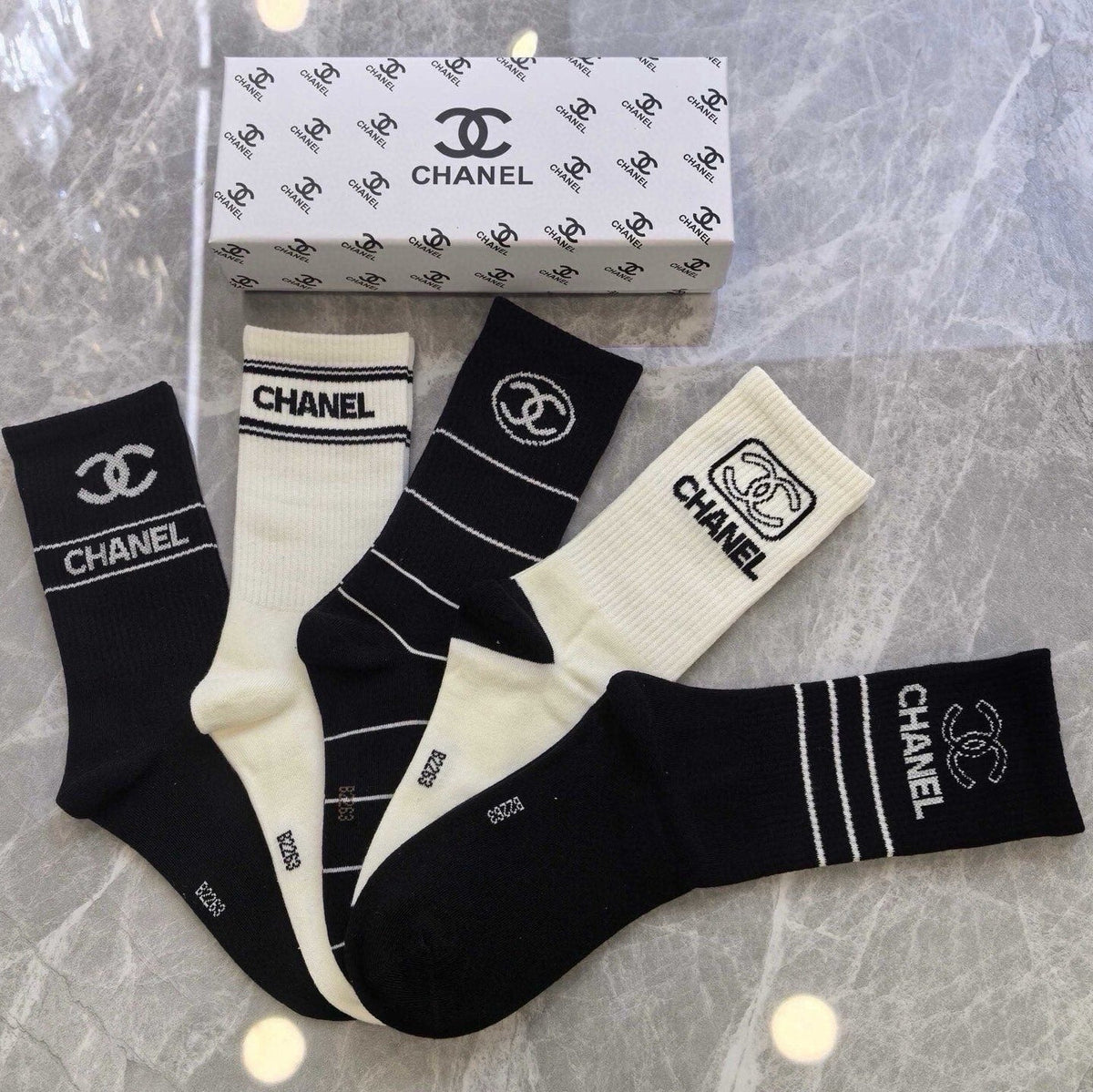 CHANEL 26S CREW SOCKS 410330 (1 BOX)