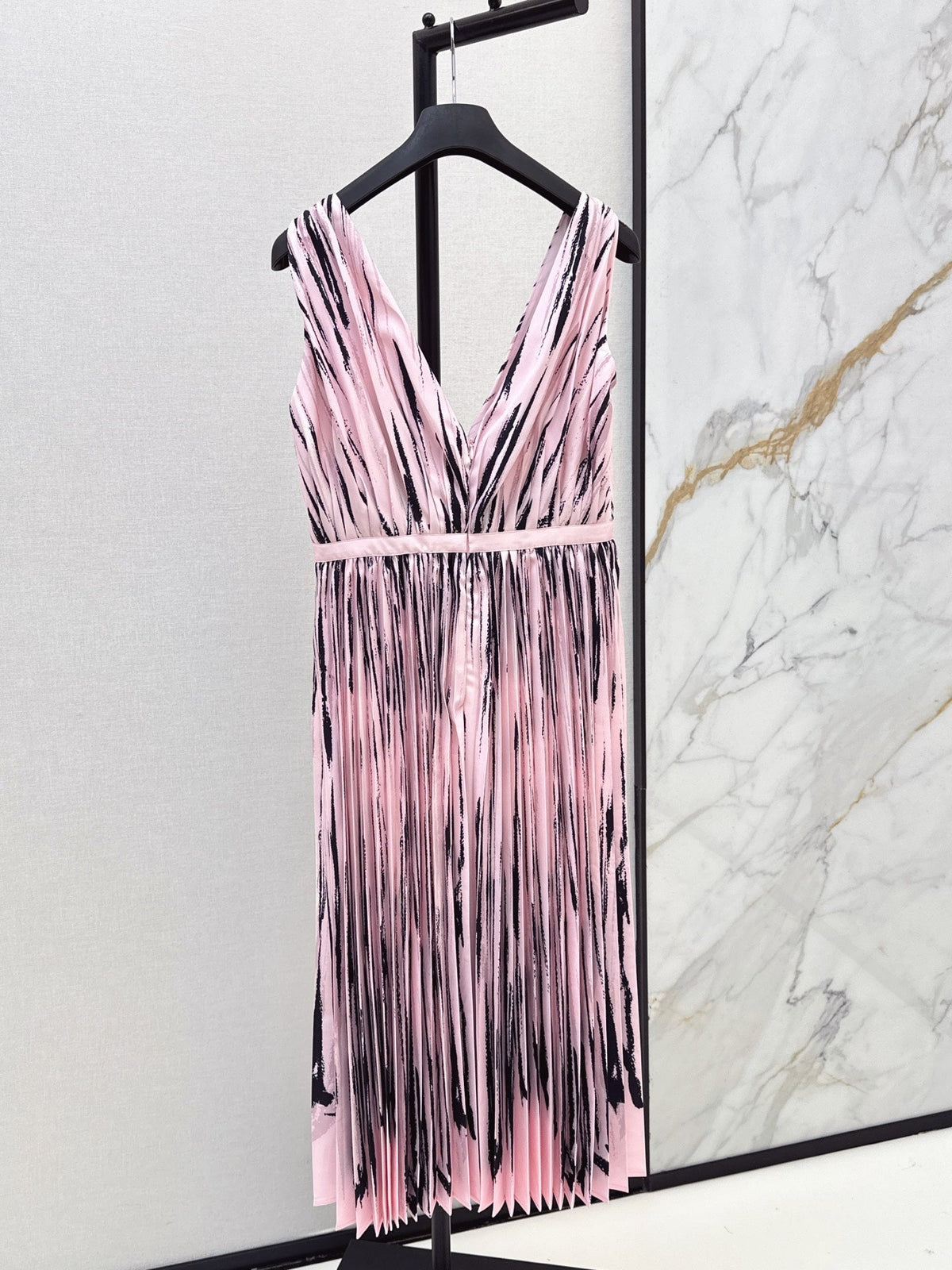 26FW New Resort Collection Sleeveless Maxi Dress 💕