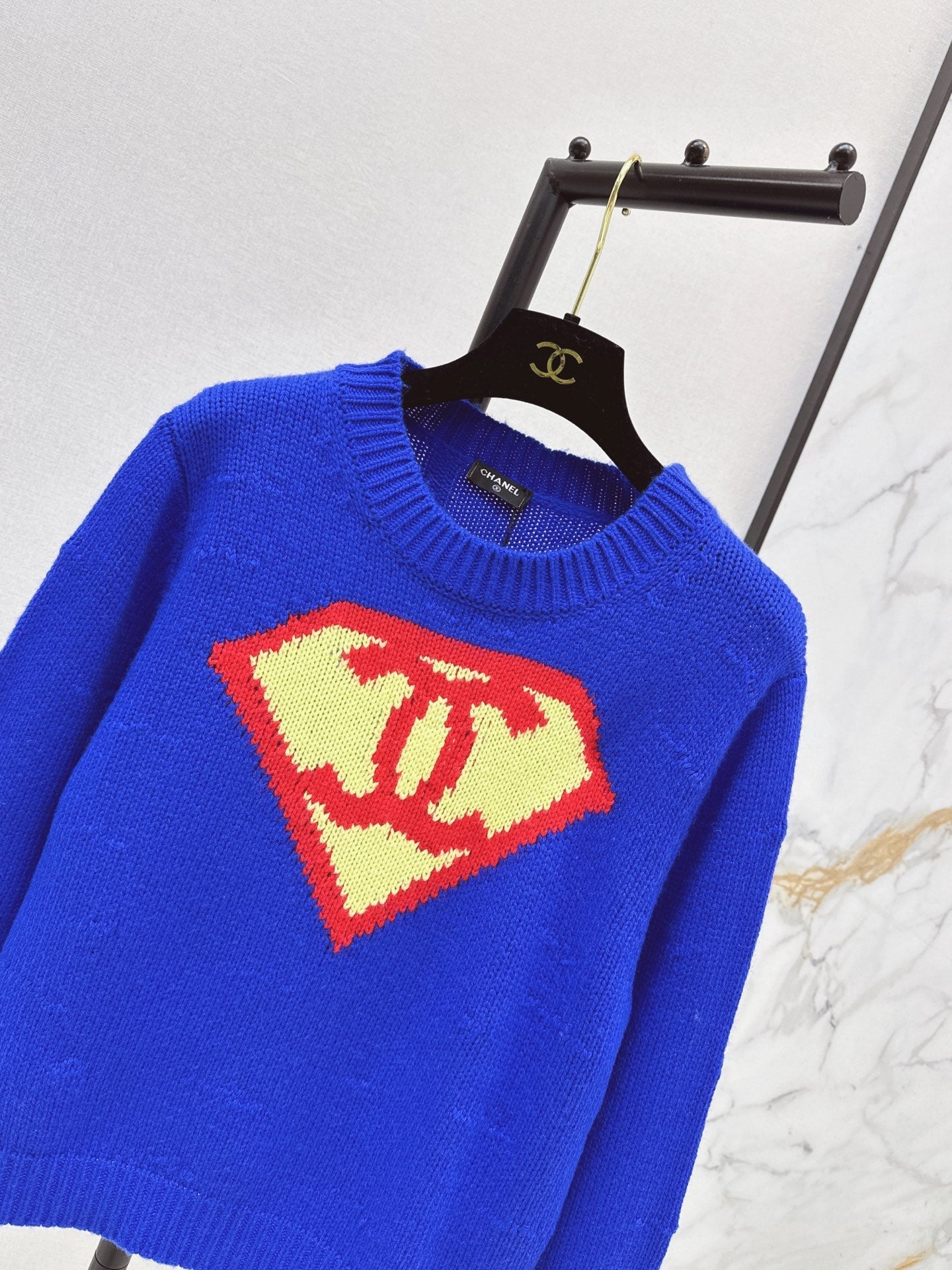 26FW New Crew-Neck Sweater in Red & Yellow 🩵