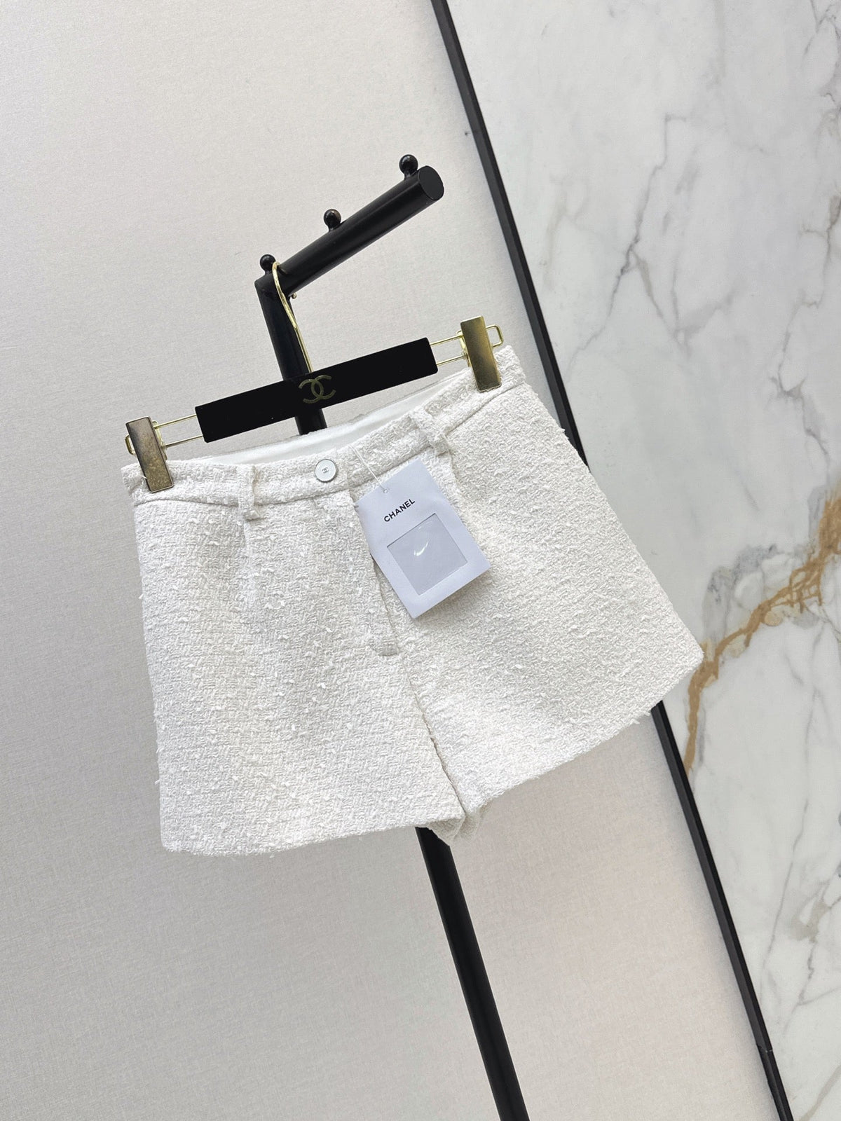 26FW New Chic Tweed Shorts 🤍
