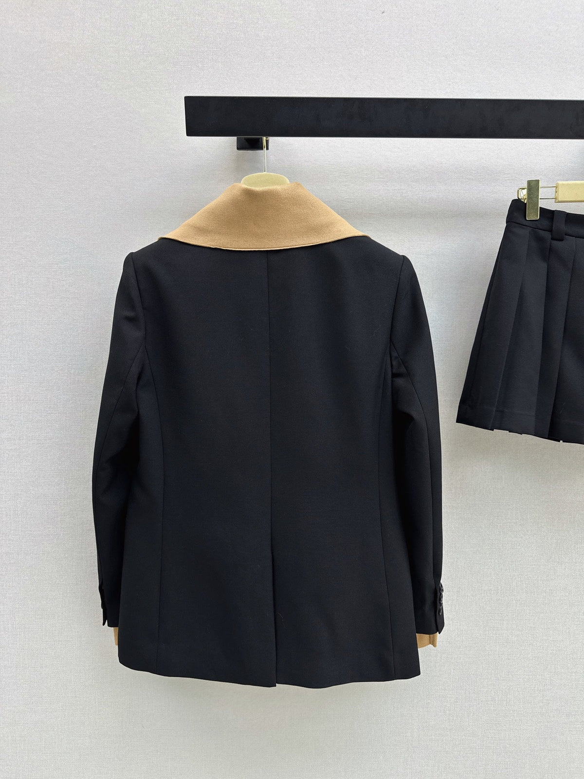 26FW New Blazer with Faux-Layered Knit Collar 🖤