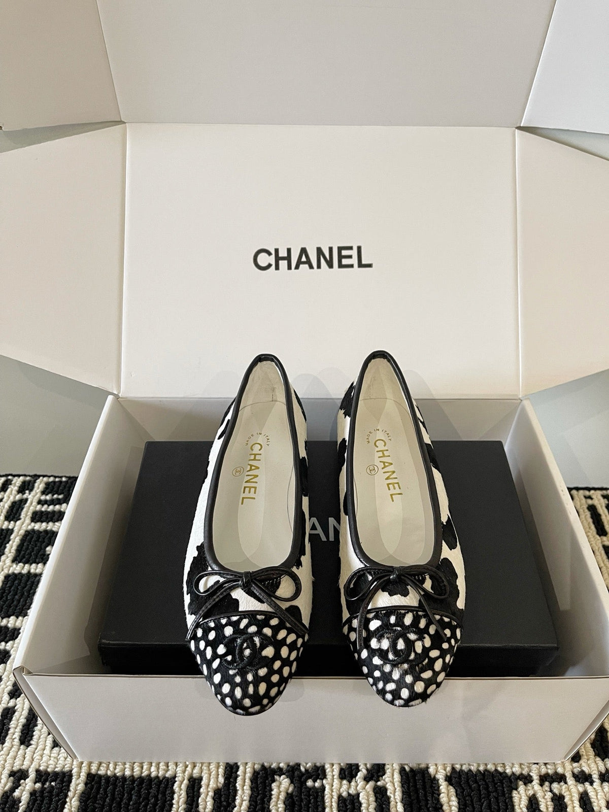 26FW New Classic Flats