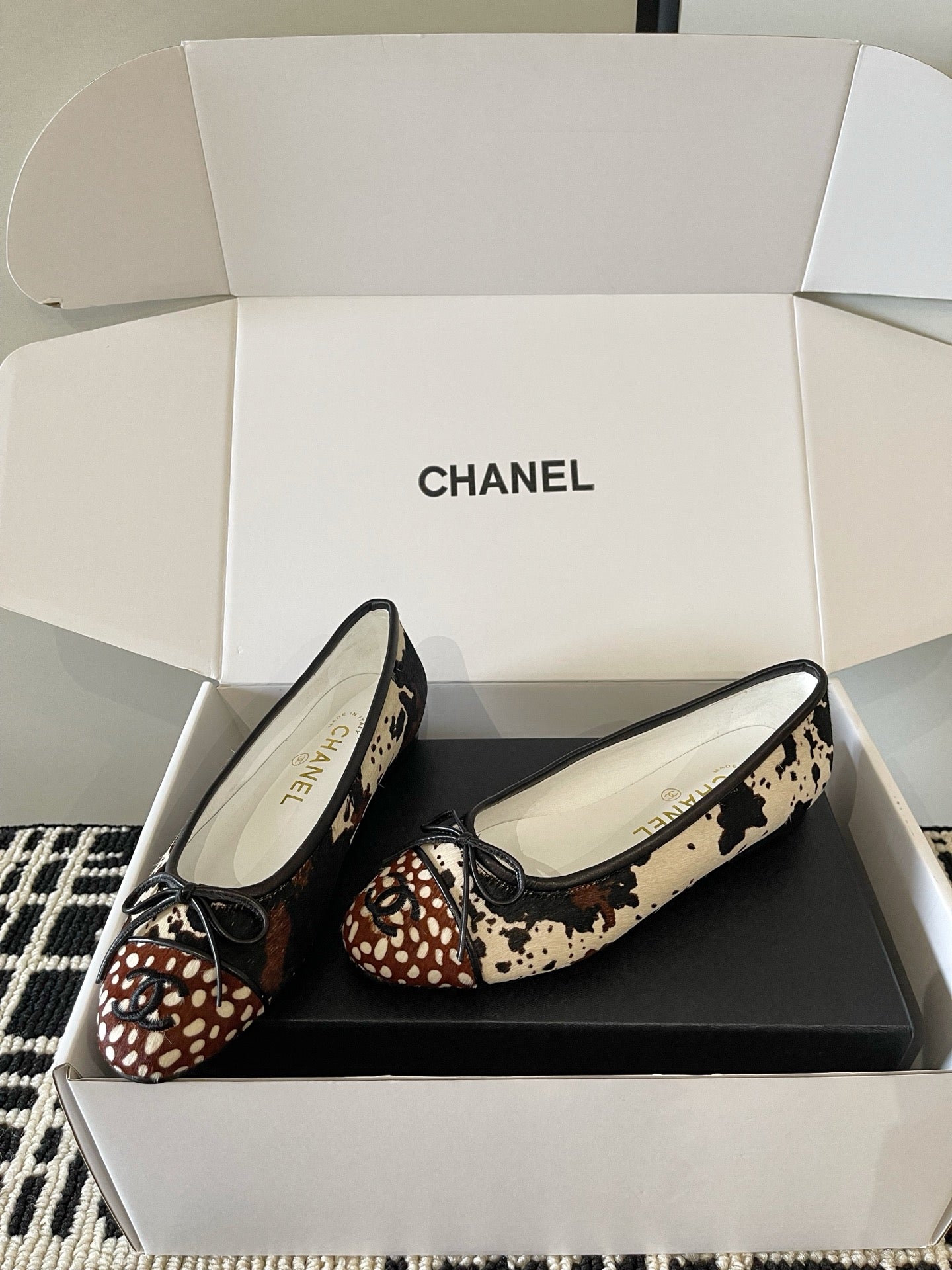 26FW New Classic Flats