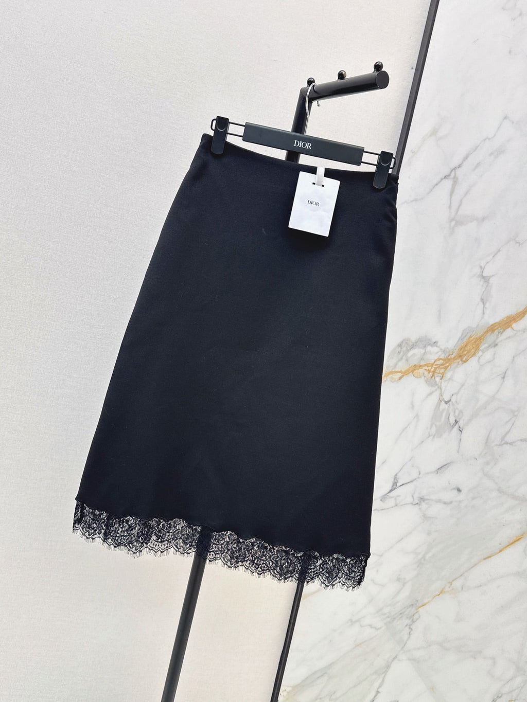 26FW New High-Waisted A-Line Skirt with Lace Paneling 🖤