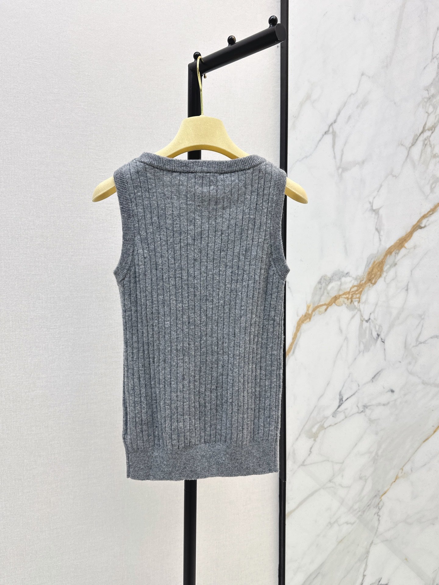 26FW New Wool Sleeveless Knit Vest 🤍