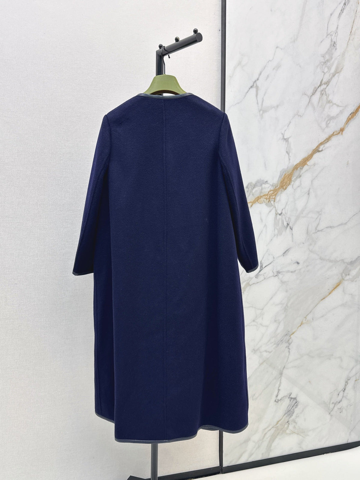 26FW New Long Coat with Horseshoe Buckle Detail 🖤