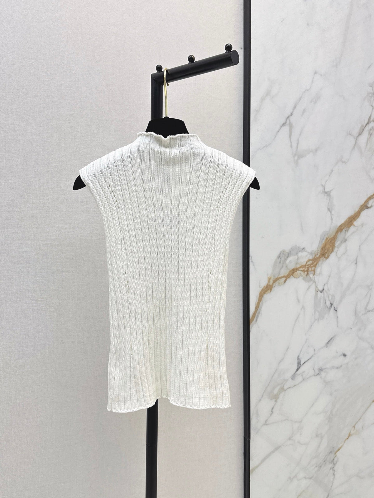 26FW New Color-Block Square-Neck Slim-Fit Sleeveless Knit Top 🤎