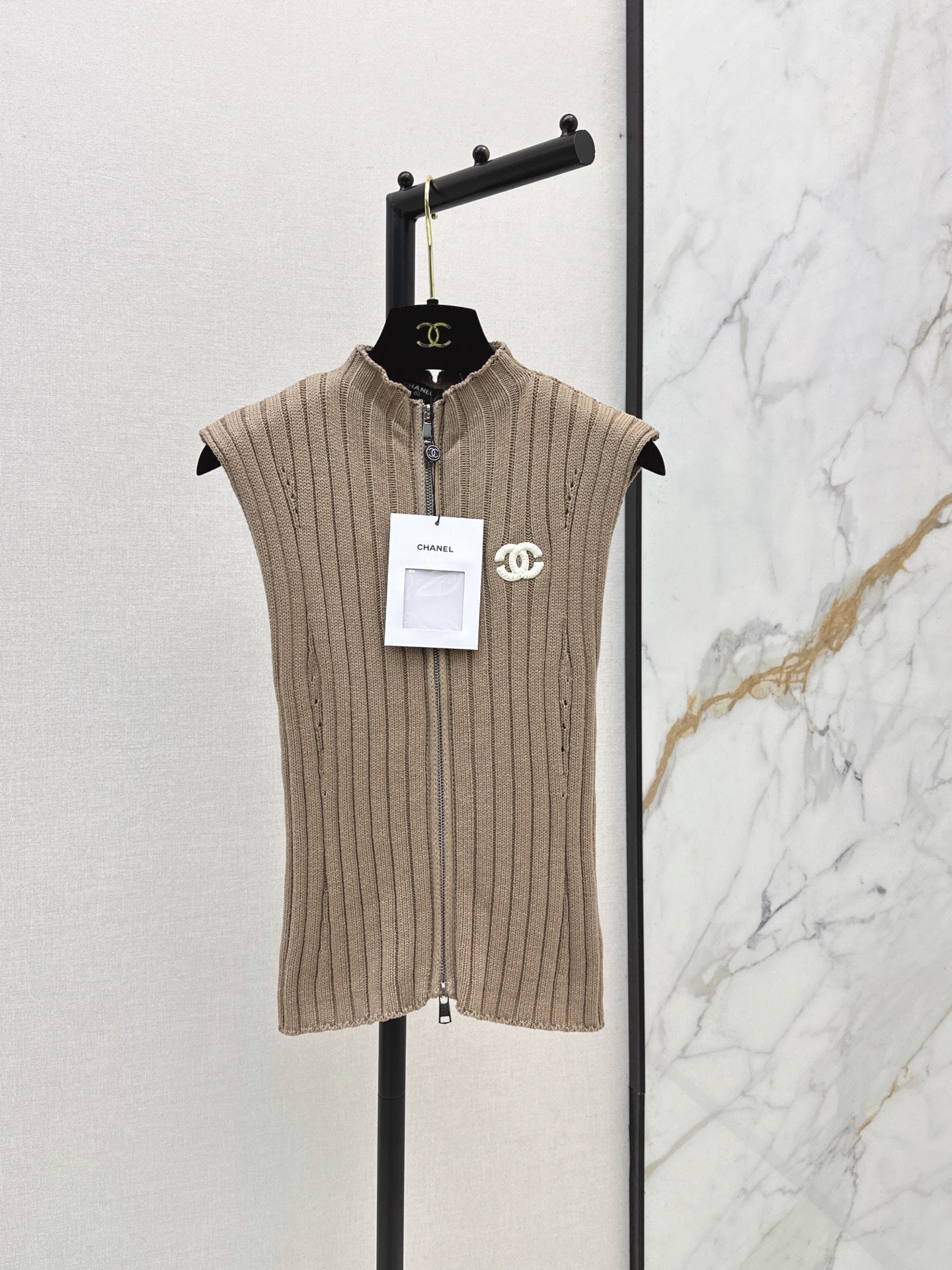26FW New Color-Block Square-Neck Slim-Fit Sleeveless Knit Top 🤎