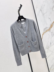 🔥Highest Quality🔥26FW New V-Neck Long-Sleeve Knit Cardigan 🩶