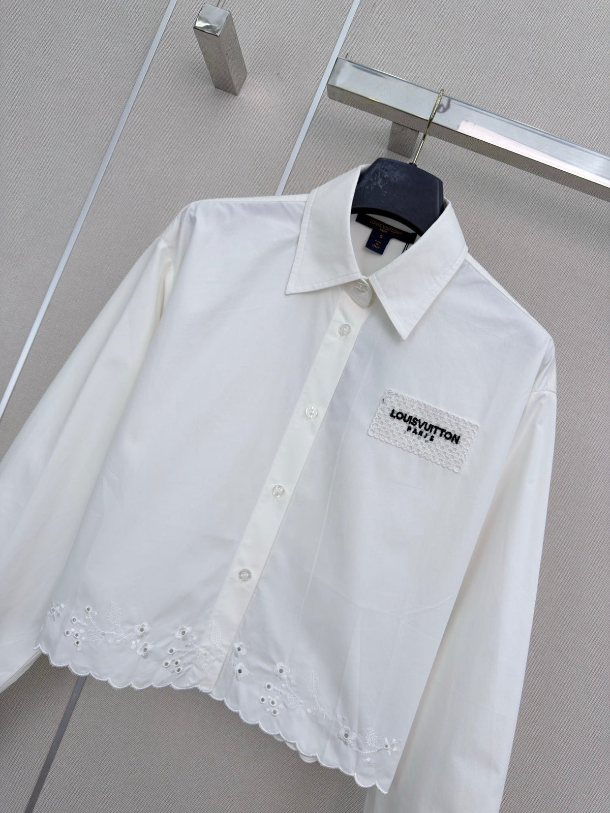 26FW New Cut-out Embroidered Long-Sleeve Shirt with Collar